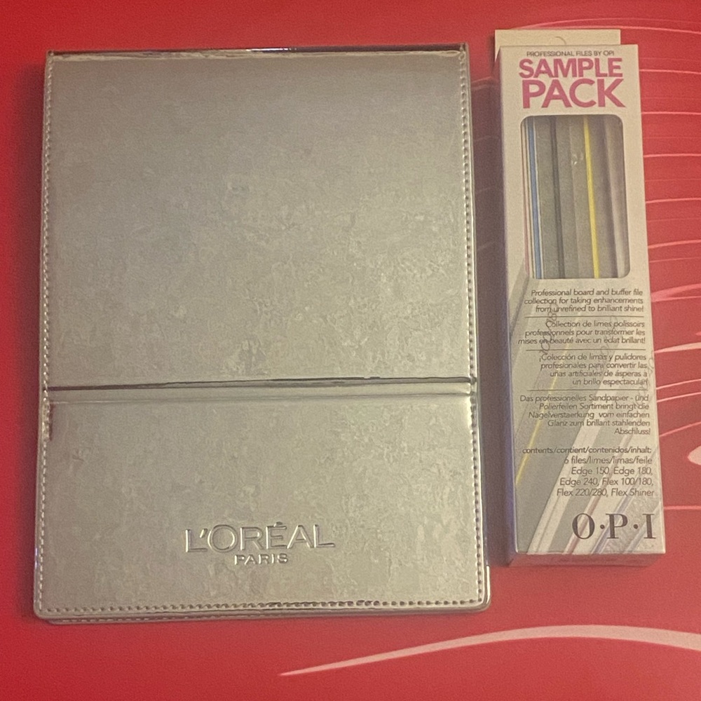 L'Oréal Paris Silver Mirror and OPI Nail file set